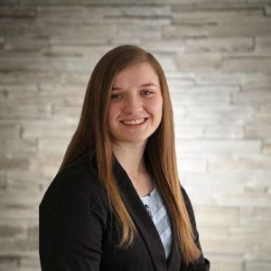 Bio headshot of Elise Glauser.