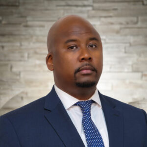 Bio headshot of Kenneth Quashie.